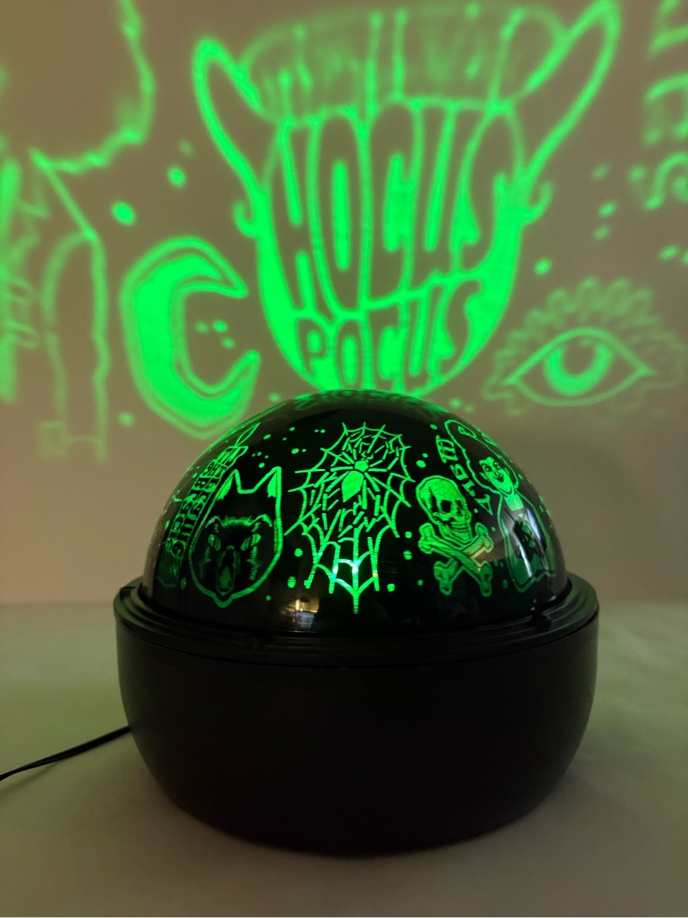 Disney’s Hocus Pocus Color Changing Rotating Projector Halloween Party Light